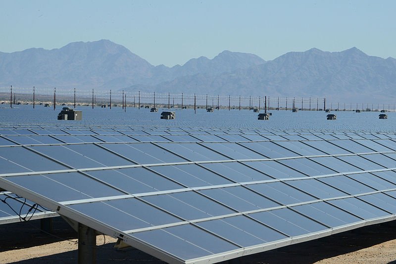China builds mega renewable energy park in deserts