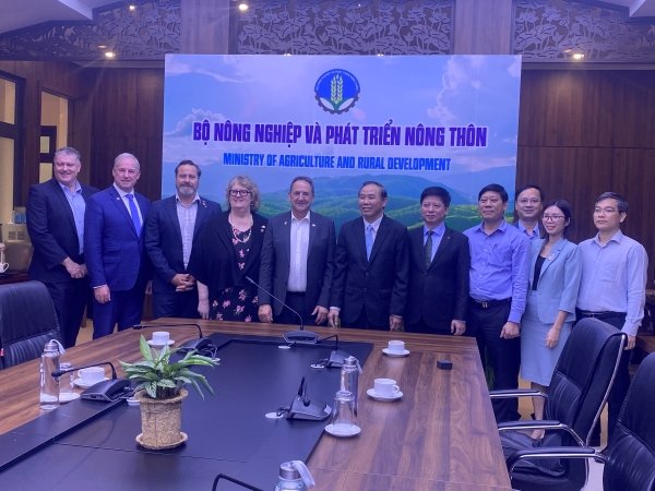 Vietnam and Australia strengthen cooperation in livestock agriculture