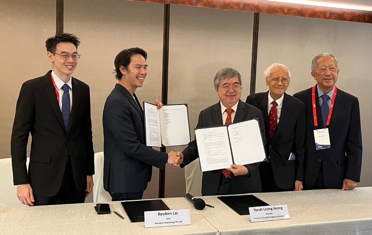 Arkadiah Technology sings MoU with Singapore's  NUS Centre for Remote Imaging, Sensing and Processing (CRISP)