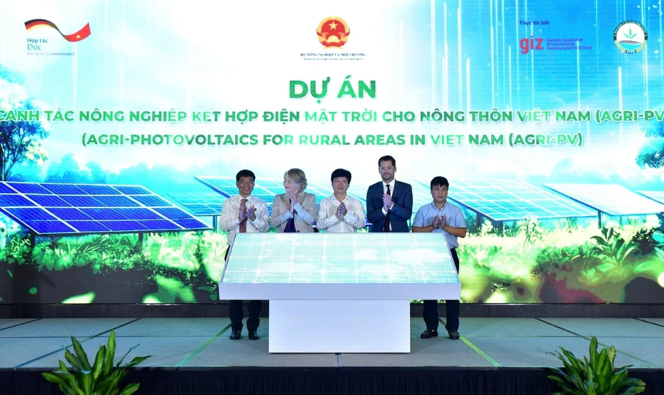 Vietnam launches Agri-photovoltaics project to deploy 10 agricultural solar power models at pilot phase