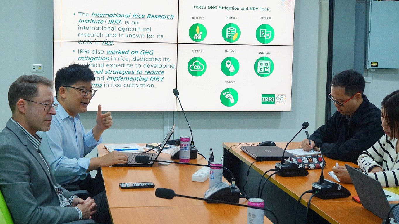 IRRI and Thailand’s DCCE forge strategic path to advance Rice GHG accounting