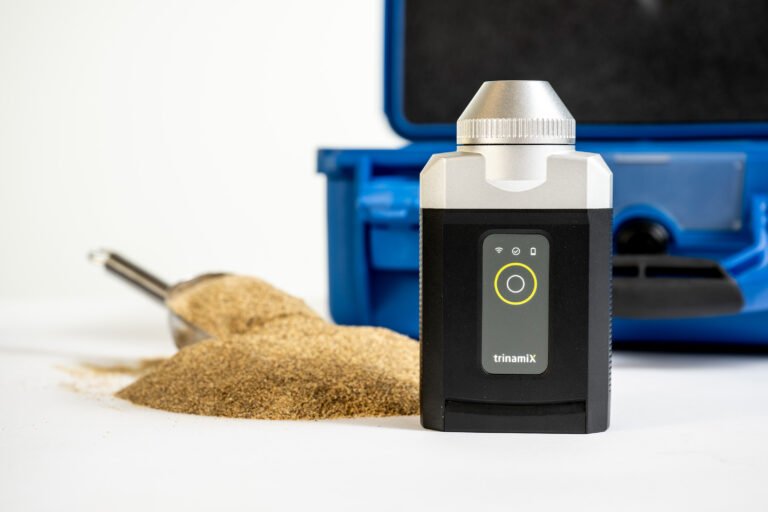 Intraco collaborates with trinamiX to include mobile feed analysis in their portfolio