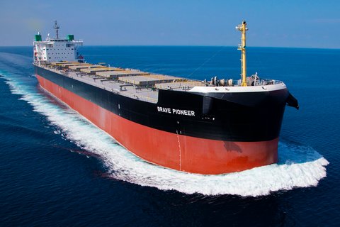 Cargill delivers its first green methanol dual-fuel vessel, accelerating the decarbonization of shipping.